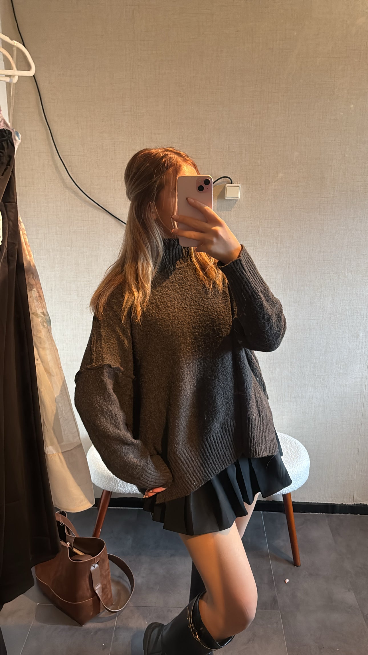 Long Sleeve Sweater beige dames – Le Swan minimalistische trui
