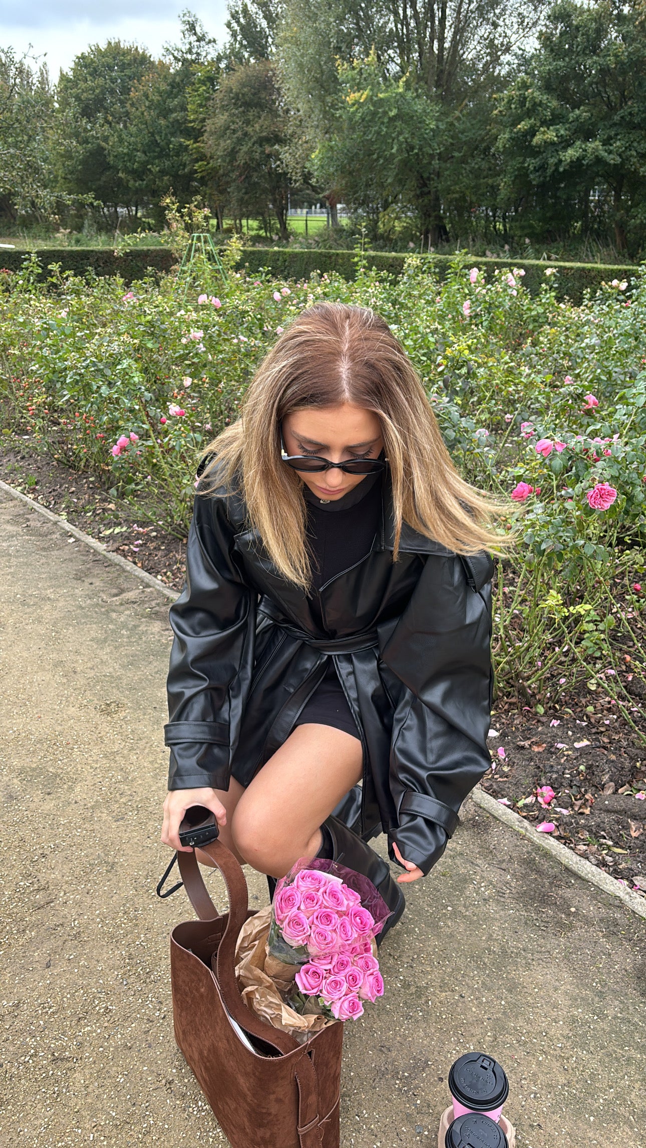 Zwart oversized jack van imitatieleer met ceintuur – Le Swan minimalistische outerwear