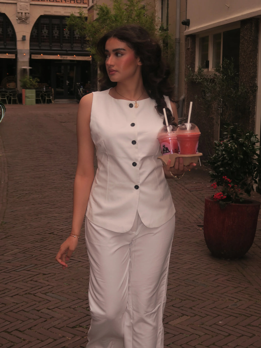 Mouwloze top van tweedelige set met knoopsluiting